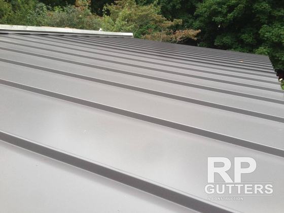 Metal roof seams and ridge